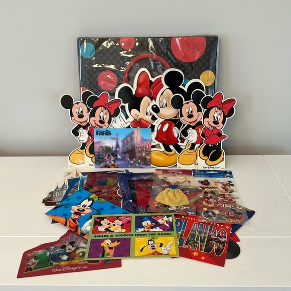 DISNEY Scrapbook Album ~ Sticker Sets ~ 40+ Postcards - Picture 1 of 8